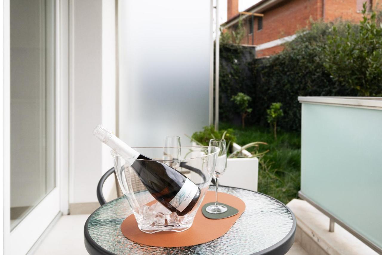 Louxory Accomodation Cagliari Apartamento Exterior foto